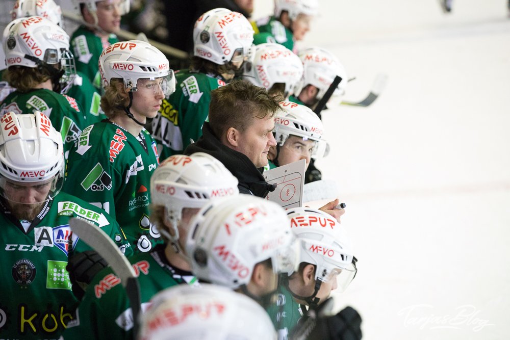 SUOMI 100 COUNTDOWN #3: Eishockey in Finnland 5 Eishockey: EC Bregenzerwald: mit Trainer Jussi Tupamäki ©Foto: Tarja Prüss | tarjasblog.de