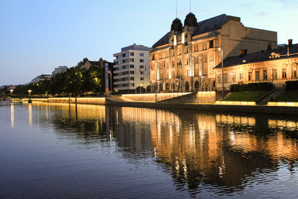 Turku bei Nacht. Foto: Tarja Prüss | tarjasblog
